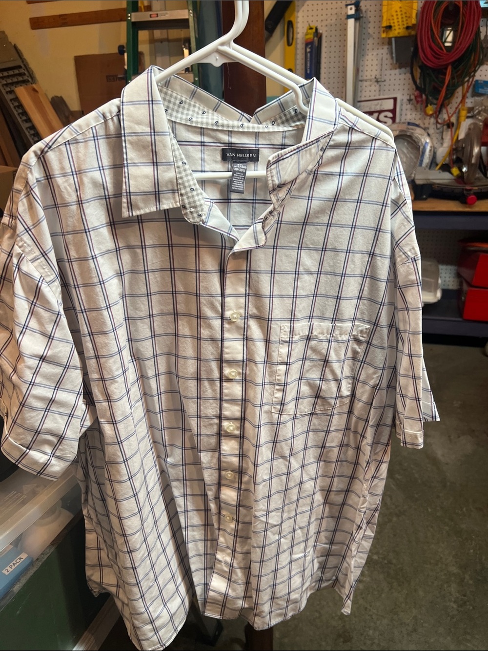 Van Heusen Men’s White and Blue Checked Short-Sleeve Button-Down Shirt